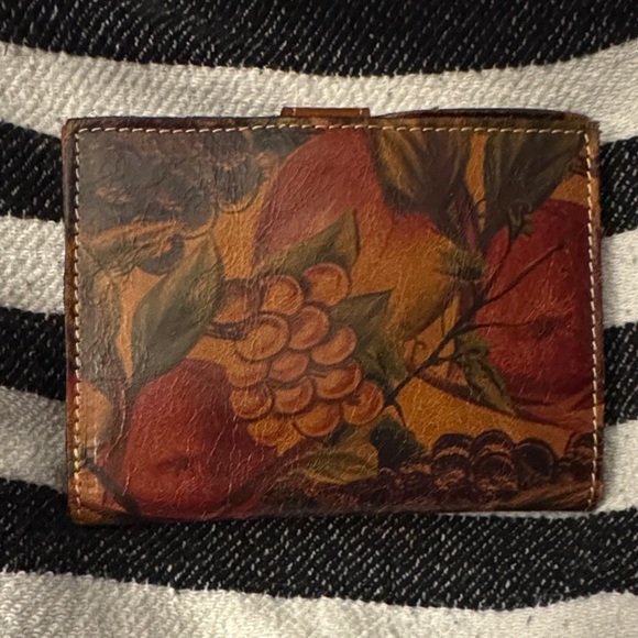 Patricia Nash Multicolor Floral Nazari Passport Holder - Picture 2 of 3